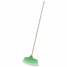 Hrable PVC s drevenou násadou